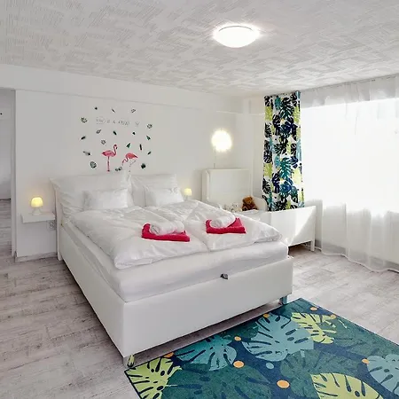 Apartmán Flamingo & Apartman *